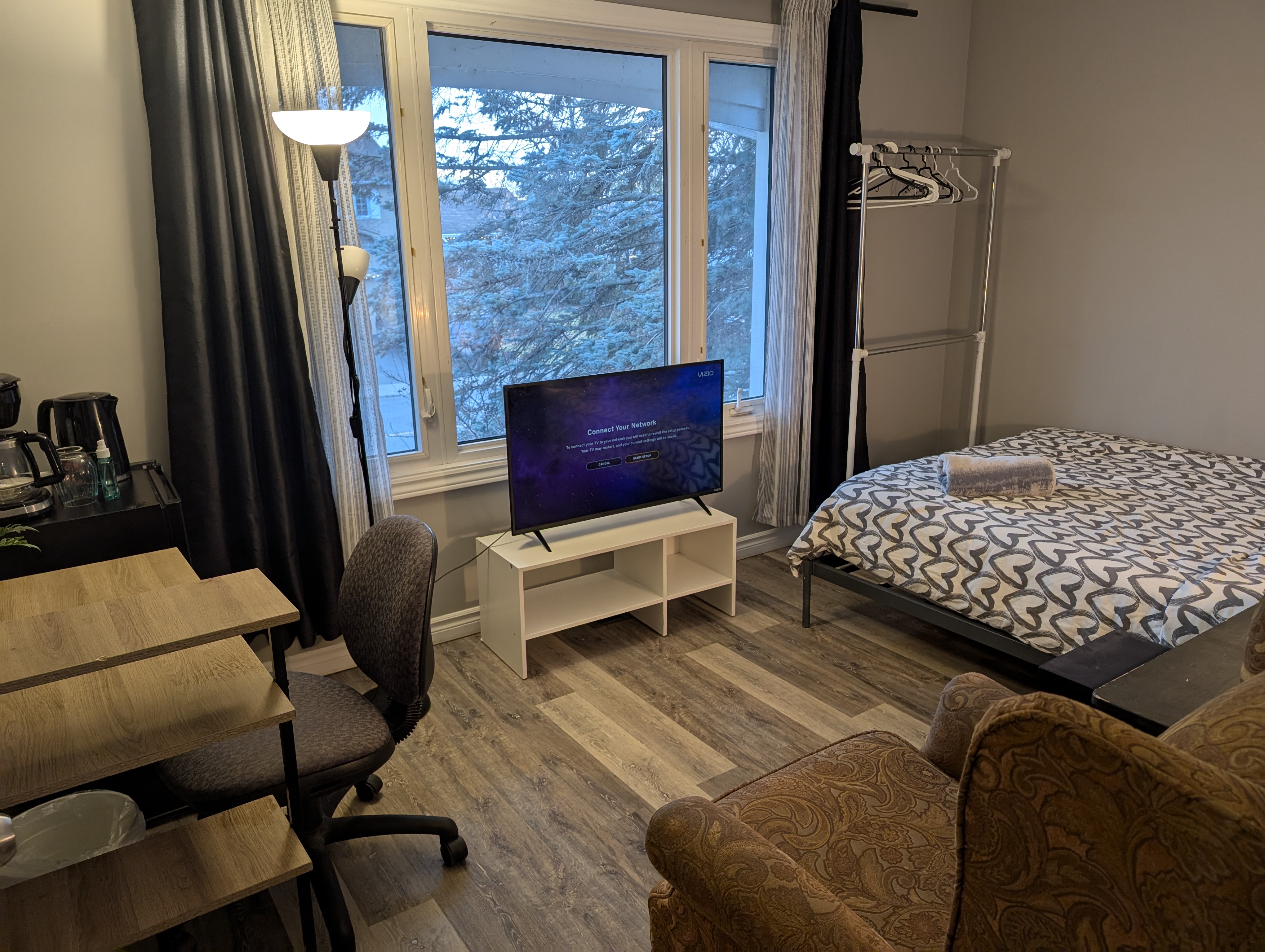 Colline - Room 1/Chambre 1 at Colline, furnished room in Aylmer, Gatineau