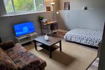 Colline - Room 5/Chambre 5 at Colline, furnished room in Aylmer, Gatineau